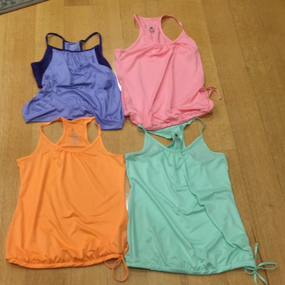 💪🏻Old Navy Active bundle of 4 tops💪🏻 - Picture 1 of 8